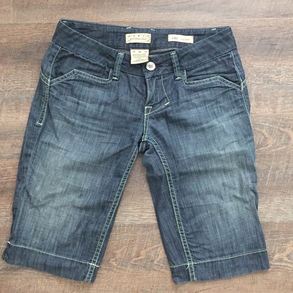 William Rast Lisa long Bermuda short